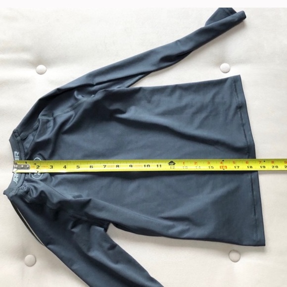 Under Armour Heatgear Technology Workout Shirt - Picture 9 of 10